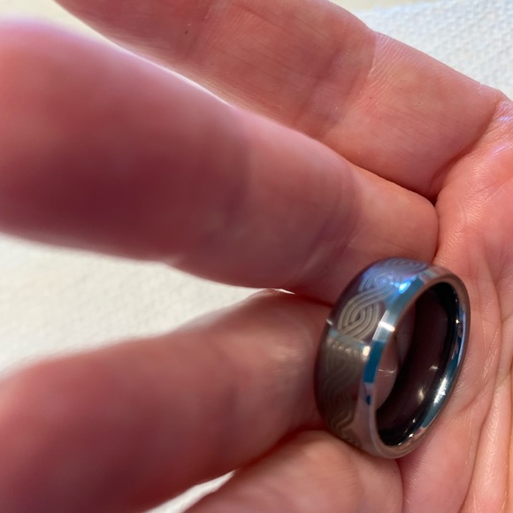 Tungsten wedding band - Picture 6 of 7